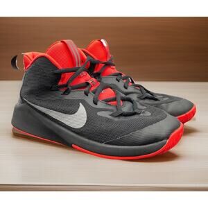 Nike Swoosh Future Court NBA Basketball School Shoes Boys 5 Fast Ship